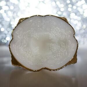 Vintage Anchor Hocking Milk Glass Bowl 10″ Grapes Leaves Gold Trim Footed